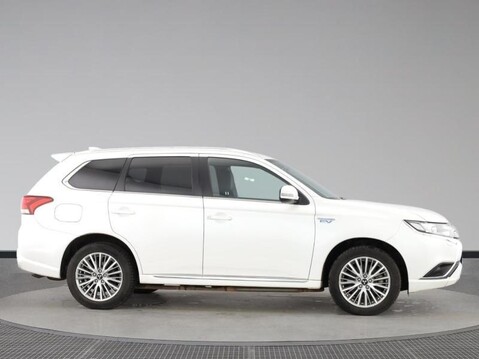 Mitsubishi Outlander PHEV DYNAMIC 3