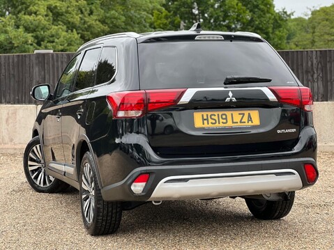 Mitsubishi Outlander EXCEED 2