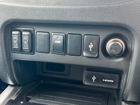 Mitsubishi L200 DI-D 4WD BARBARIAN DCB 23