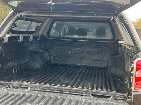Mitsubishi L200 DI-D 4WD BARBARIAN DCB 32