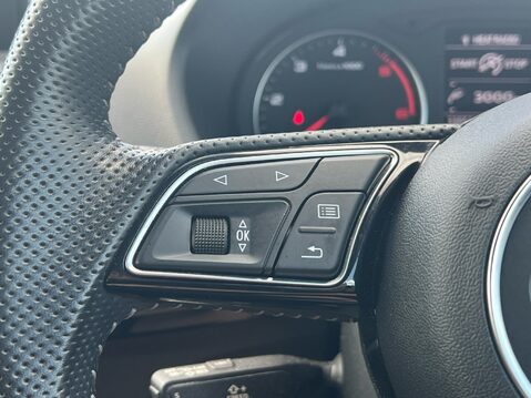 Audi Q2 TDI BLACK EDITION 30