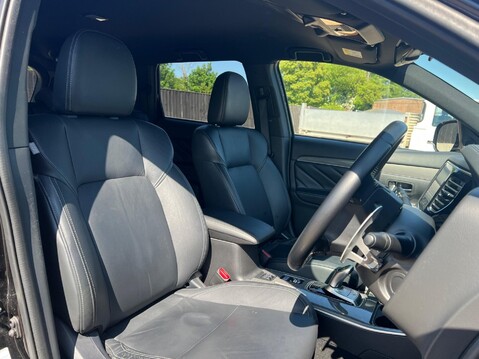 Mitsubishi Outlander PHEV DYNAMIC 4