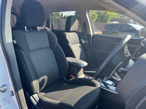 Mitsubishi Outlander PHEV DESIGN 3