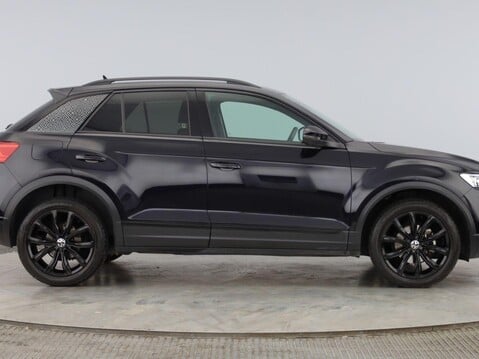 Volkswagen T-Roc BLACK EDITION TSI 5