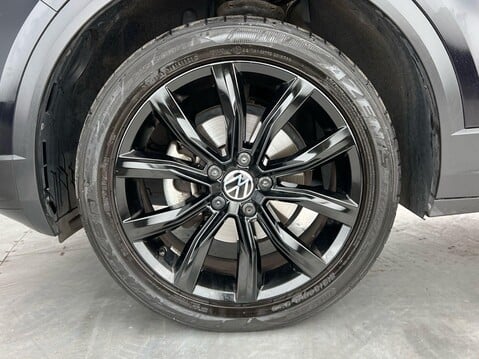 Volkswagen T-Roc BLACK EDITION TSI 9