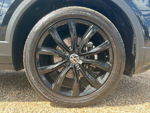 Volkswagen T-Roc BLACK EDITION TSI 4