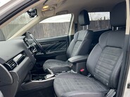 Mitsubishi Outlander PHEV JURO 3