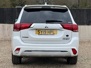 Mitsubishi Outlander PHEV JURO 8