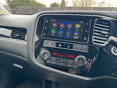 Mitsubishi Outlander PHEV JURO 12