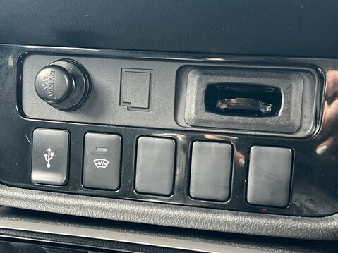 Mitsubishi Outlander PHEV JURO 24