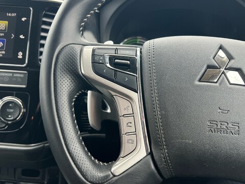 Mitsubishi Outlander PHEV JURO 27