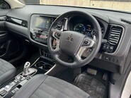 Mitsubishi Outlander PHEV JURO 31