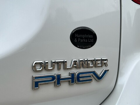 Mitsubishi Outlander PHEV JURO 36