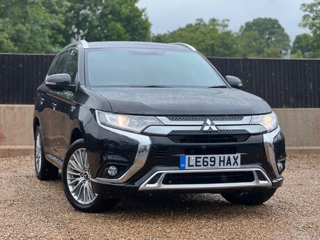 Mitsubishi Outlander PHEV DYNAMIC
