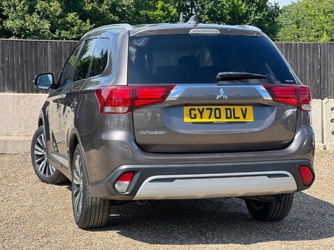 Mitsubishi Outlander EXCEED 2