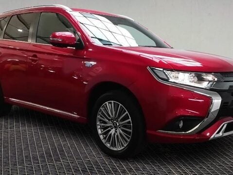Mitsubishi Outlander PHEV DYNAMIC 1