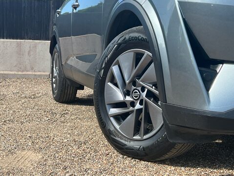 Nissan Qashqai DIG-T ACENTA PREMIUM DCT MHEV 13