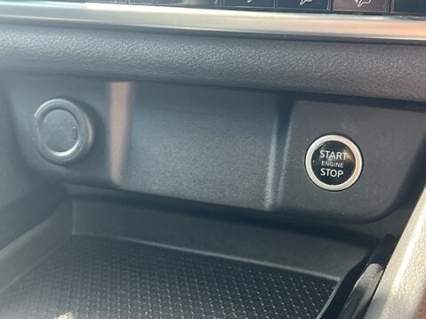 Nissan Qashqai DIG-T ACENTA PREMIUM DCT MHEV 26