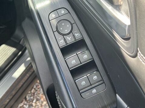 Nissan Qashqai DIG-T ACENTA PREMIUM DCT MHEV 31