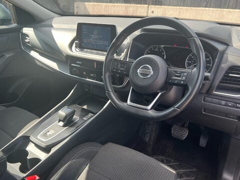 Nissan Qashqai DIG-T ACENTA PREMIUM DCT MHEV 32
