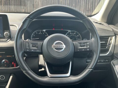 Nissan Qashqai DIG-T ACENTA PREMIUM DCT MHEV 33