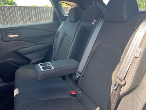 Nissan Qashqai DIG-T ACENTA PREMIUM DCT MHEV 35