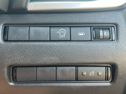 Nissan Qashqai DIG-T ACENTA PREMIUM MHEV 29