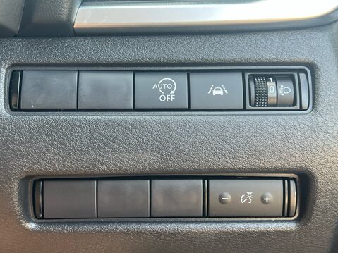 Nissan Qashqai DIG-T ACENTA PREMIUM MHEV 29