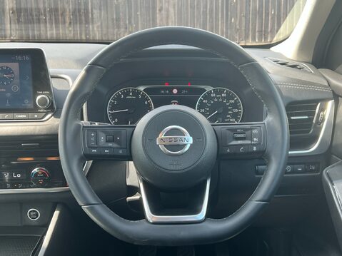 Nissan Qashqai DIG-T ACENTA PREMIUM MHEV 32