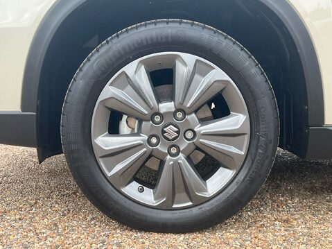 Suzuki Vitara SZ-T MHEV 4