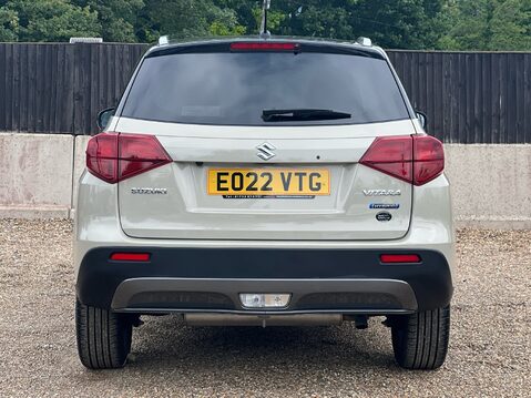 Suzuki Vitara SZ-T MHEV 8