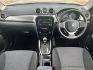 Suzuki Vitara SZ-T MHEV 10