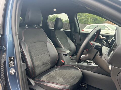 Ford Kuga ST-LINE EDITION 4