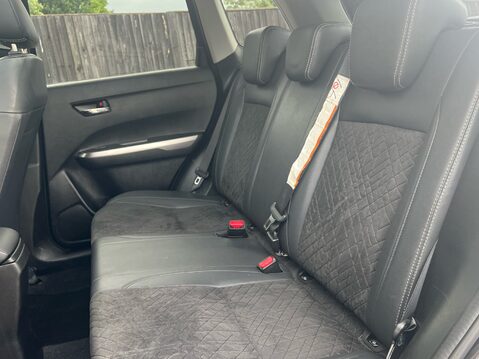 Suzuki Vitara SZ5 ALLGRIP MHEV 9