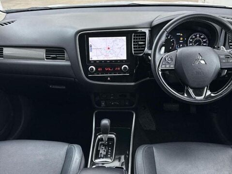 Mitsubishi Outlander EXCEED 3