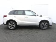 Suzuki Vitara SZ5 MHEV 4