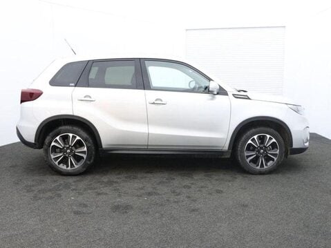 Suzuki Vitara SZ5 MHEV 4