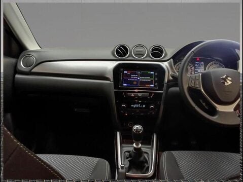 Suzuki Vitara SZ-T BOOSTERJET MHEV 3