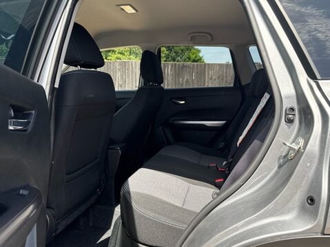 Suzuki Vitara SZ-T BOOSTERJET MHEV 9