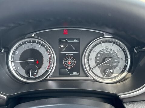 Suzuki Vitara SZ-T BOOSTERJET MHEV 11
