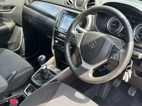 Suzuki Vitara SZ-T BOOSTERJET MHEV 15