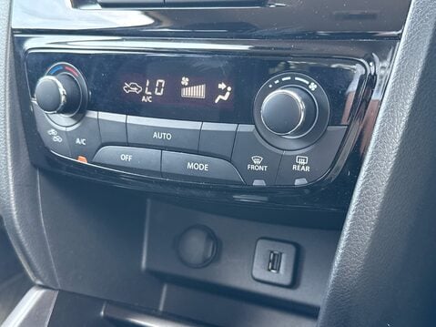 Suzuki Vitara SZ-T BOOSTERJET MHEV 22