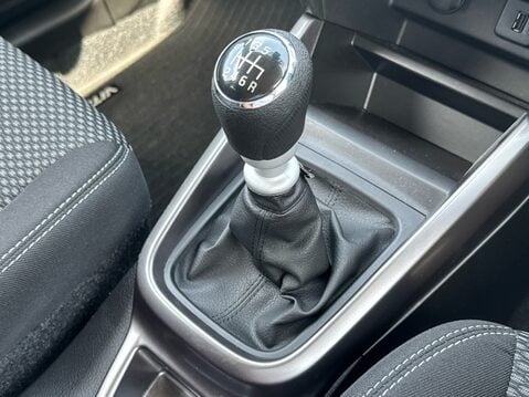 Suzuki Vitara SZ-T BOOSTERJET MHEV 23