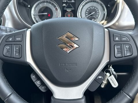 Suzuki Vitara SZ-T BOOSTERJET MHEV 26
