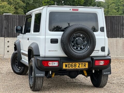 Suzuki Jimny SZ4 2