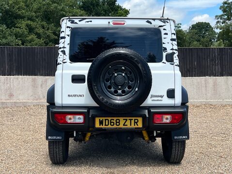 Suzuki Jimny SZ4 8