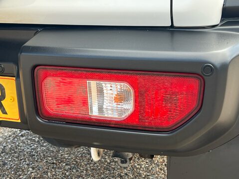 Suzuki Jimny SZ4 15