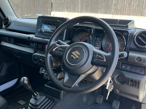 Suzuki Jimny SZ4 27