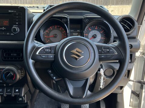 Suzuki Jimny SZ4 28