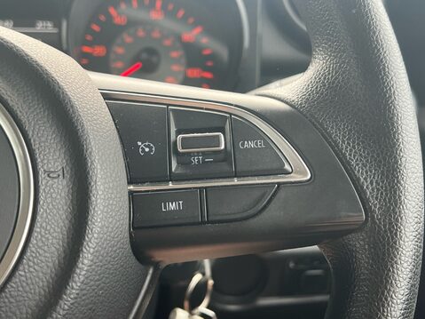 Suzuki Jimny SZ4 24
